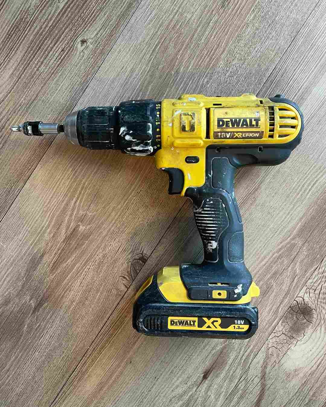 DEWALT 18V XR Brushless Combi Drill